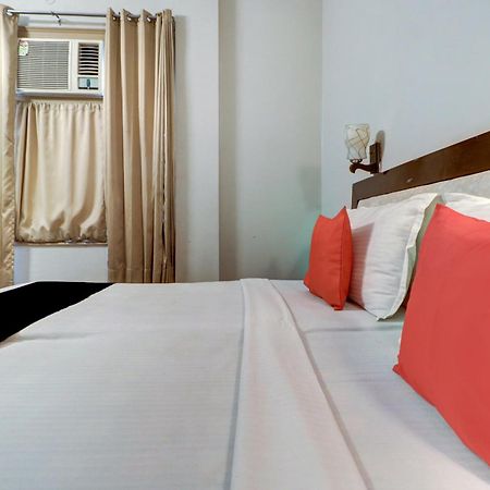 Capital O Divine Hotel Amritsar Buitenkant foto