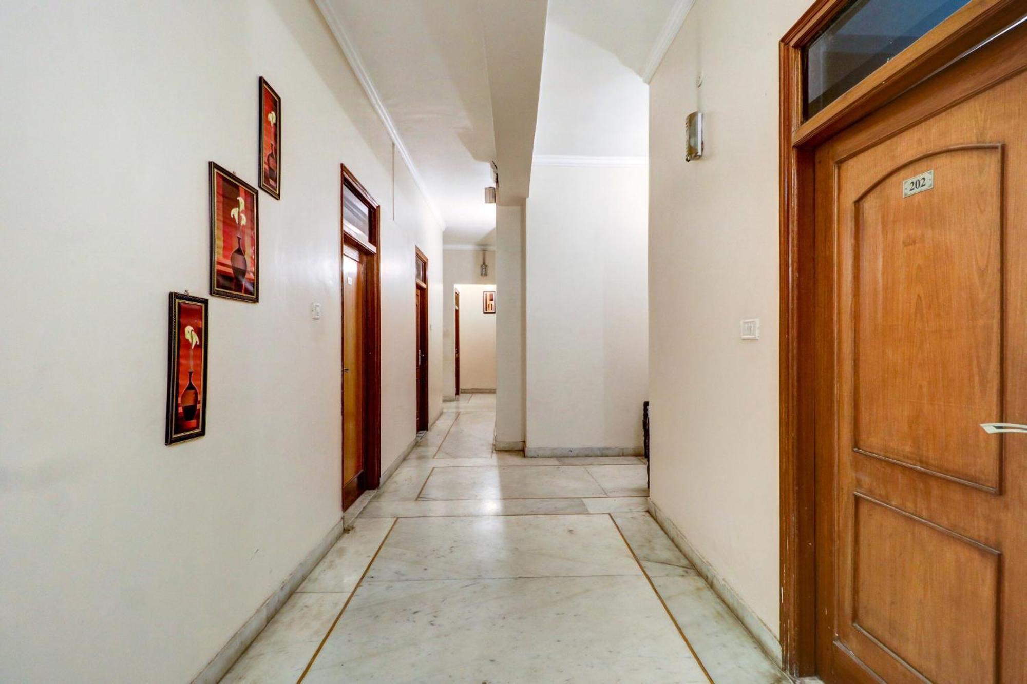 Capital O Divine Hotel Amritsar Buitenkant foto