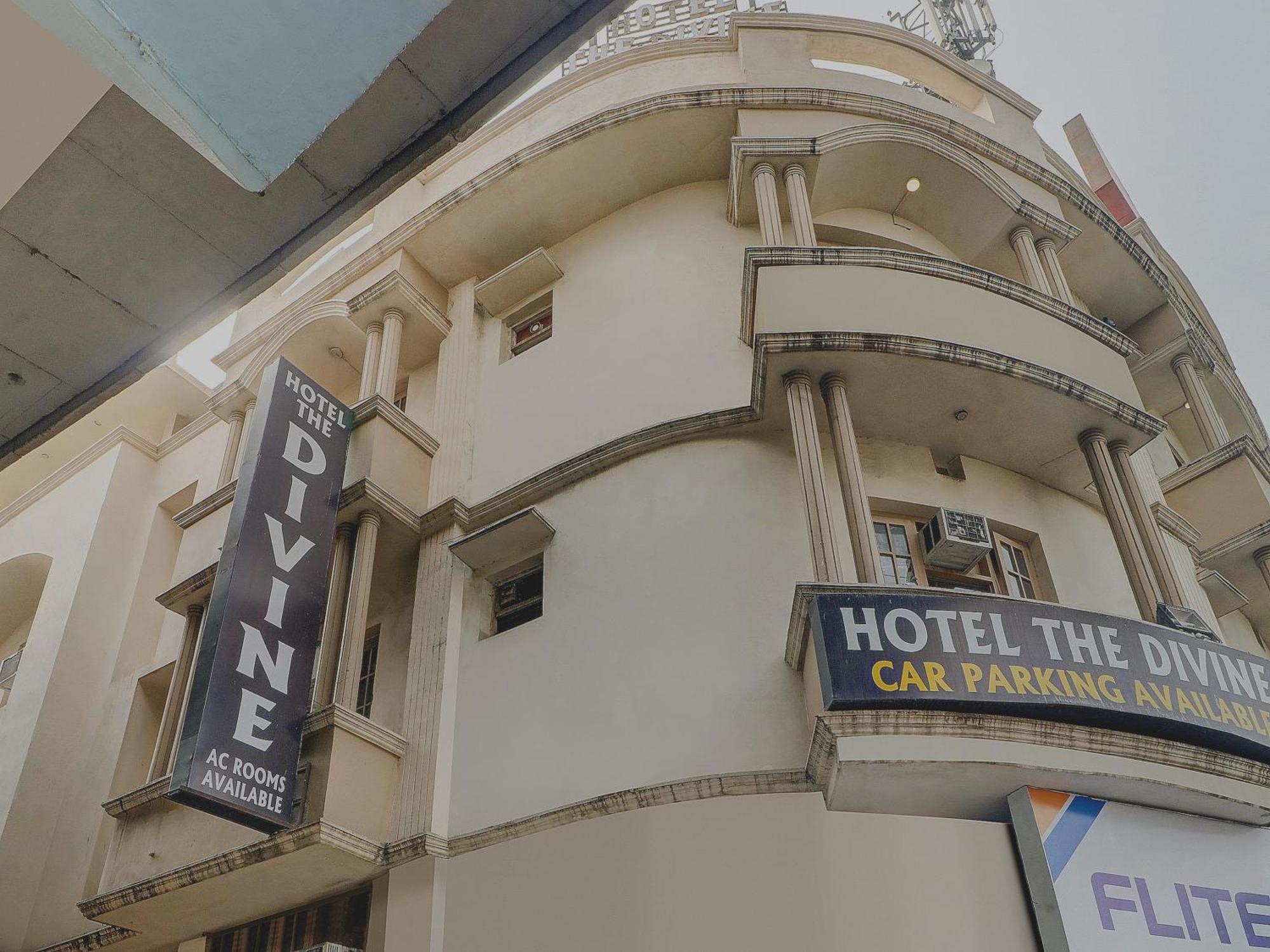 Capital O Divine Hotel Amritsar Buitenkant foto