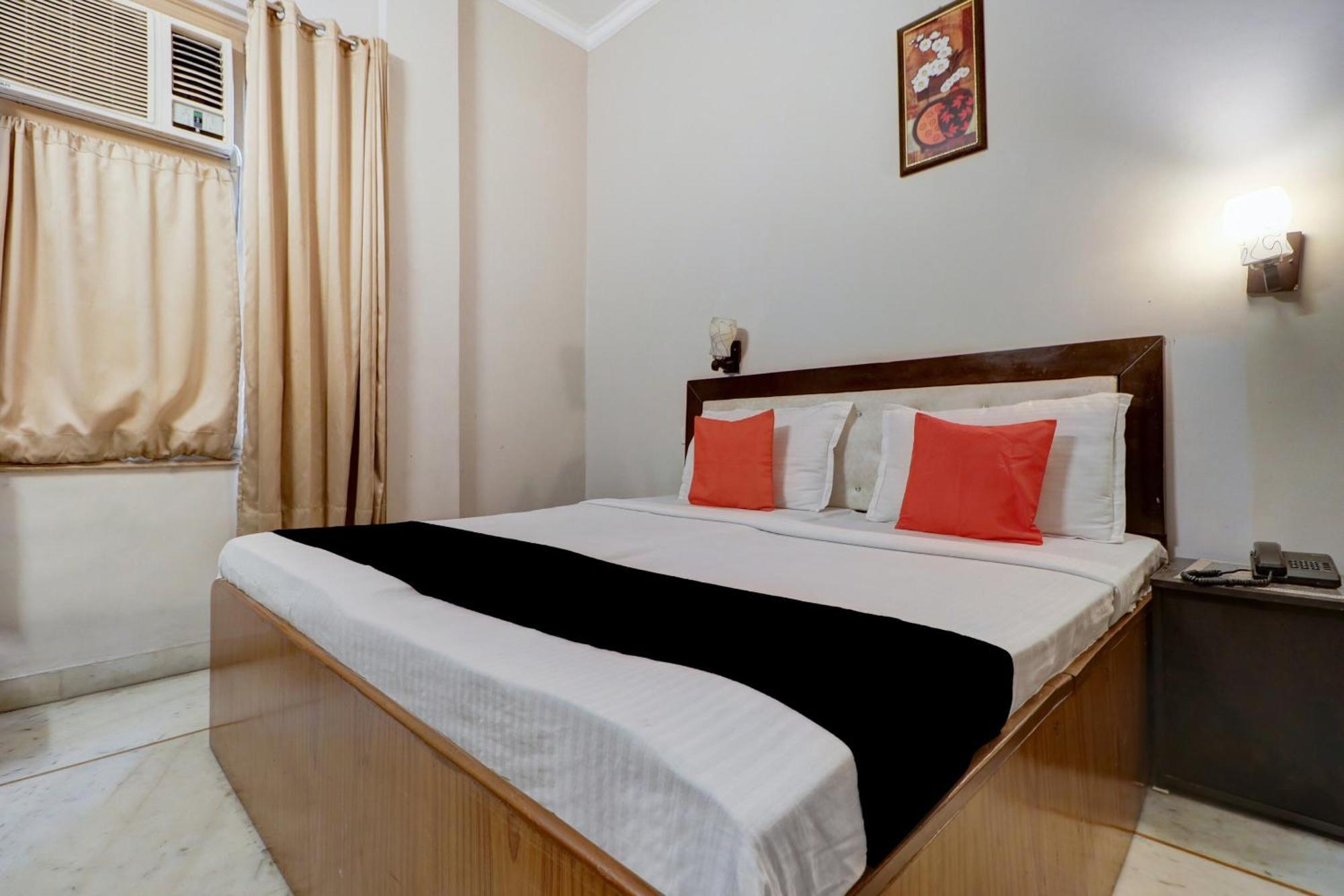 Capital O Divine Hotel Amritsar Buitenkant foto