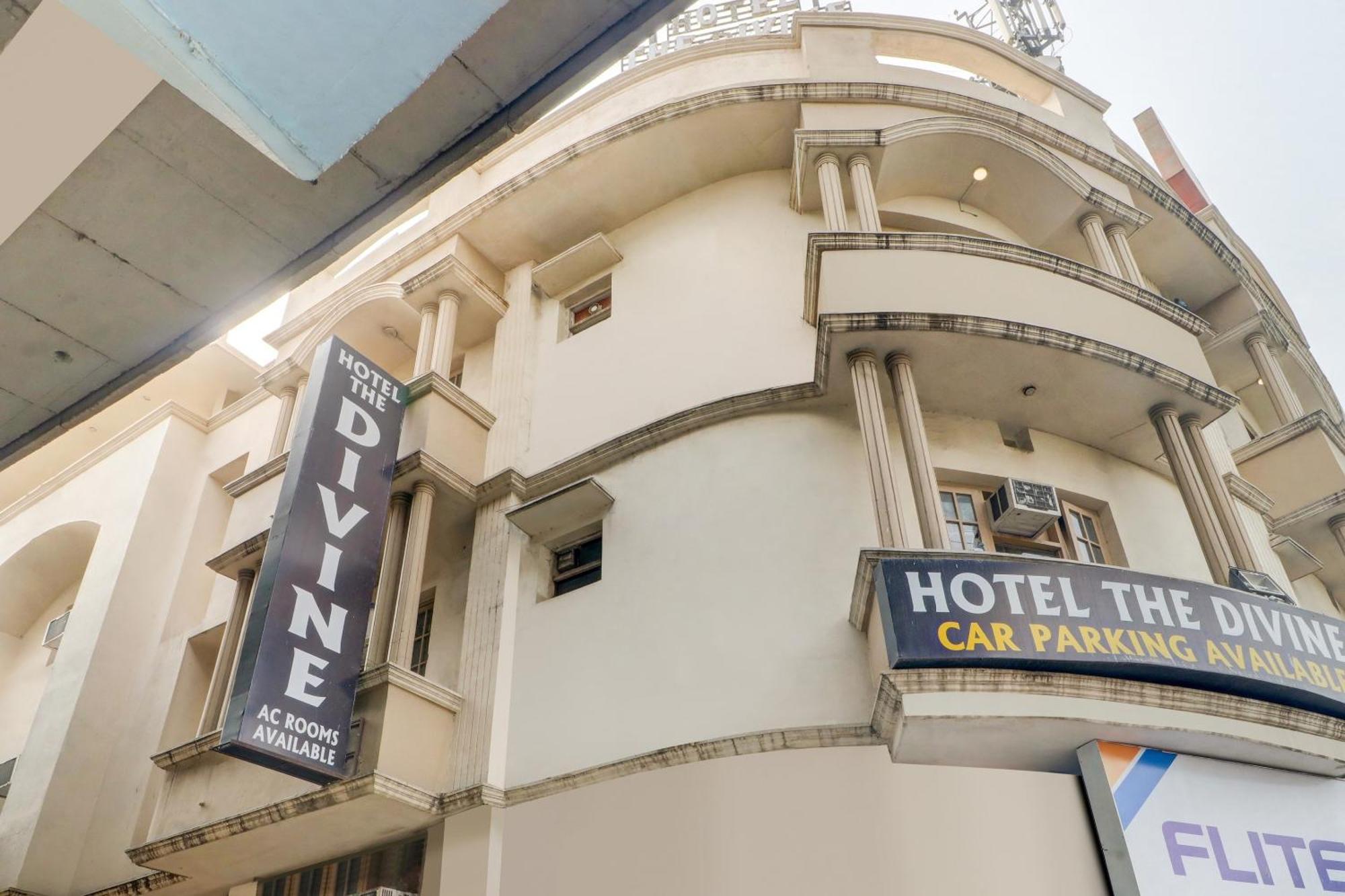 Capital O Divine Hotel Amritsar Buitenkant foto